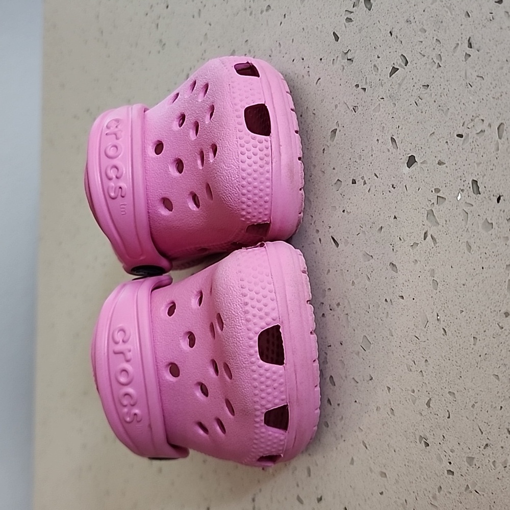 Baby Crocs Pink Size 2/3